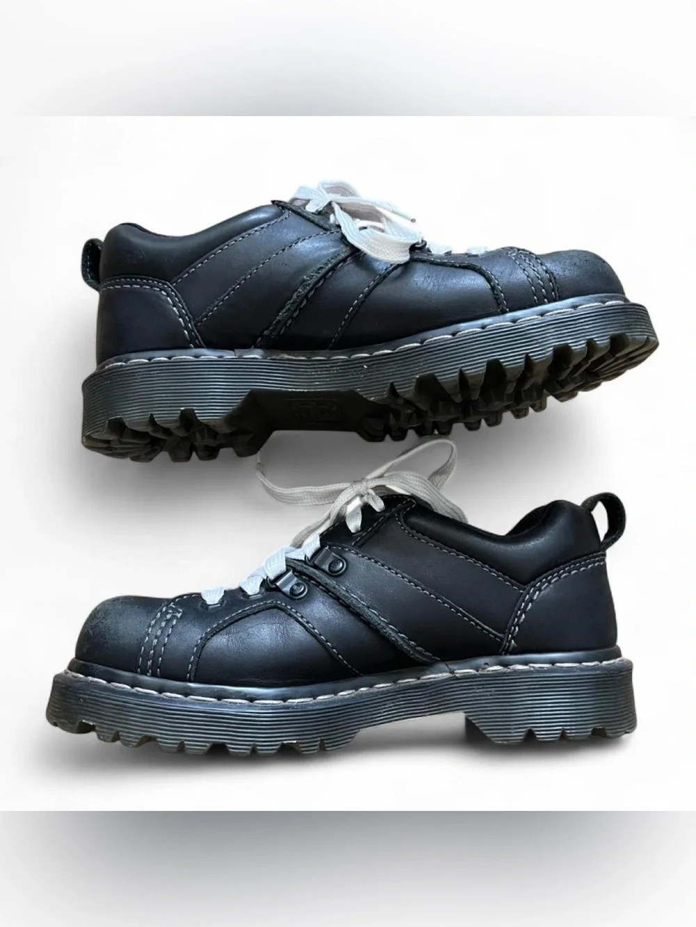 Vintage Dr. Martens Black Leather Low-Top Lugged Chunky Oxford Sneakers